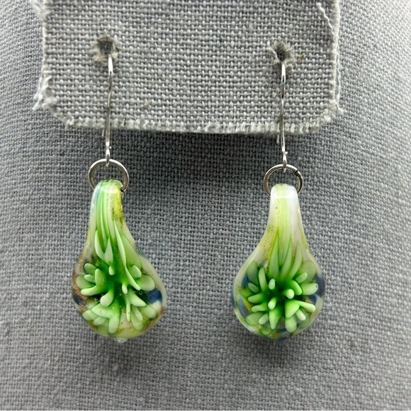 Boho Glass Green Fern Plant Teardrop Shaped Dangle Earrings Silver Tone Hook - Picture 1 of 7